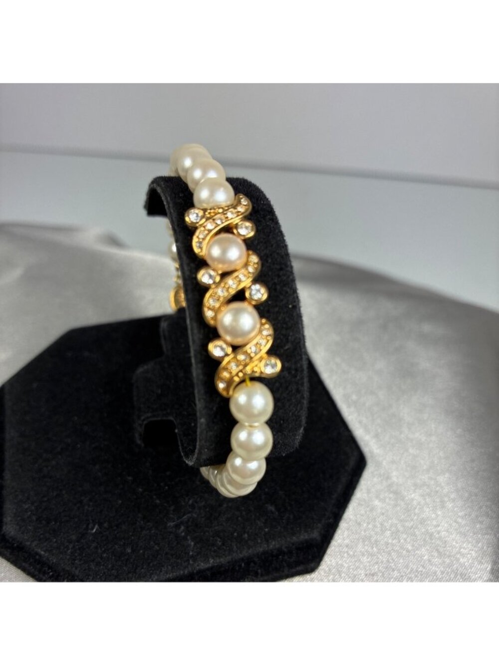 Vintage Napier Faux Pearl Rhinestone Bracelet Gold Tone Signed 7 Inch - Picture 1 of 5
